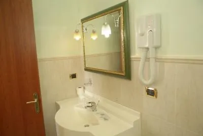 Belvedere Hotell 4*